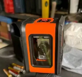 Nivel láser 2 líneas cruzadas auto-nivelante