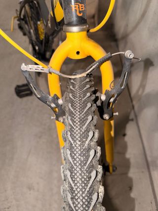 Bicicleta B'twin niño 6-9 años amarilla y negra