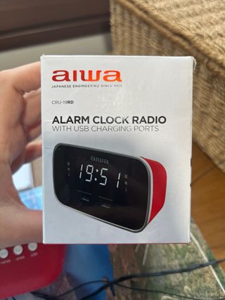 Despertador Aiwa Negro y Rojo