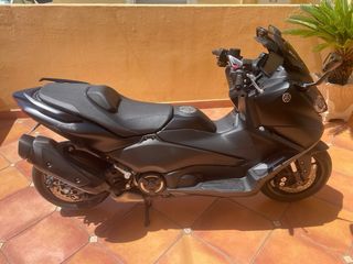 Yamaha T-max 560