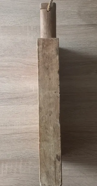 Tabla de madera antigua para cortar