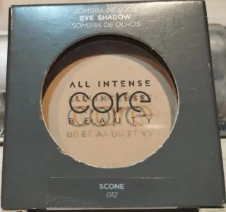 Maquillaje y sombra de ojos