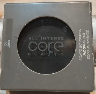 Maquillaje y sombra de ojos