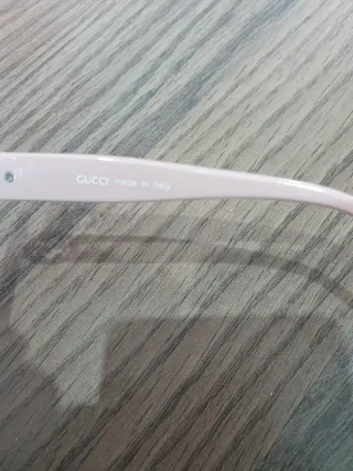 Gafas de sol Gucci rosas y doradas