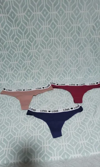 Pack 3 tangas con estampado LOVE