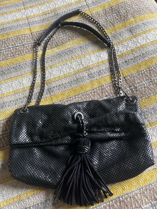 Bolso de fiesta negro con flecos
