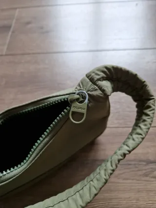 Bolso verde pull & bear