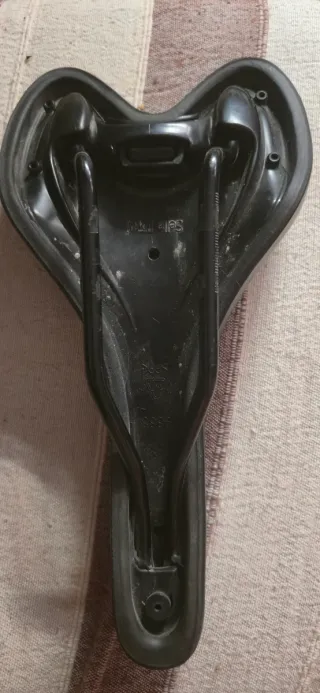 Sillín Selle Royal 9888. Peso 320 gramos.