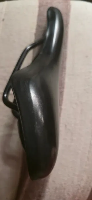 Sillín Selle Royal 9888. Peso 320 gramos.