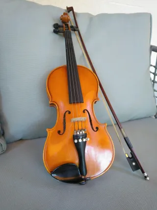 Violín 1/8 con arco, funda y almohadilla