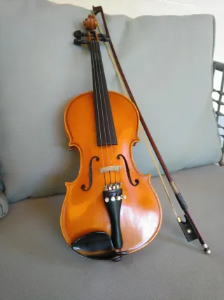 Violín 1/8 con arco, funda y almohadilla