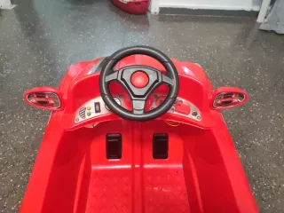 Coche de batería rojo  con mando