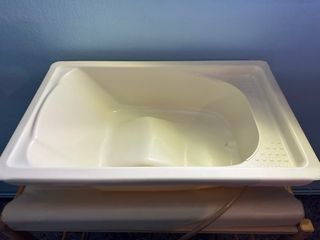 Cambiador y bañera para bebé.