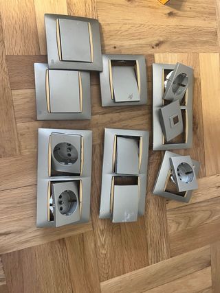 Interruptores y mecanismos BJC dorados