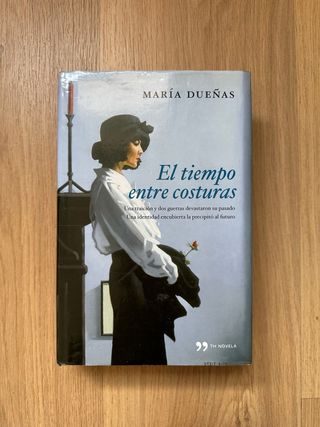 El tiempo entre costuras