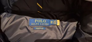 Chaquetón con capucha, de plumón a estrenar.