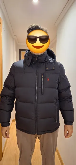 Chaquetón con capucha, de plumón a estrenar.