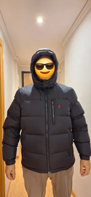 Chaquetón con capucha, de plumón a estrenar.