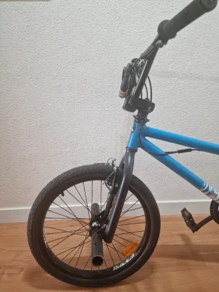 Bicicleta BMX Twin Azul. Regalo perfecto para reye