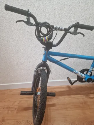 Bicicleta BMX Twin Azul. Regalo perfecto para reye