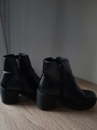 Botines tacón negros