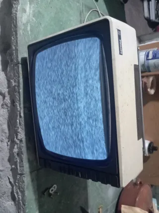 Televisión antigua Philips portátil