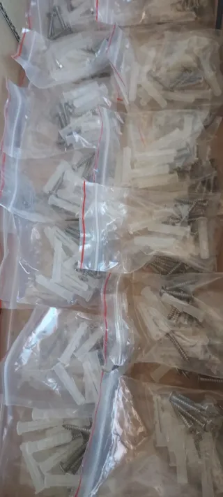 Lote tornillos y tacos