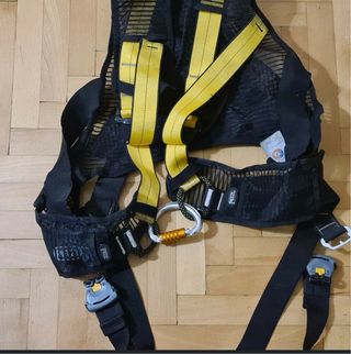 Arnés anticaídas Petzl