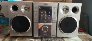 Equipo de música Sanyo MP3 CD Radio