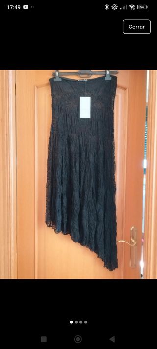 Falda encaje asimétrica negra