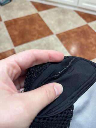 Top deportivo Fila negro y gris