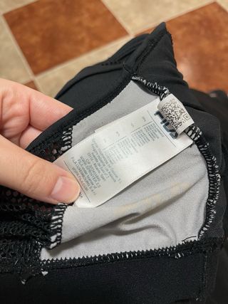 Top deportivo Fila negro y gris