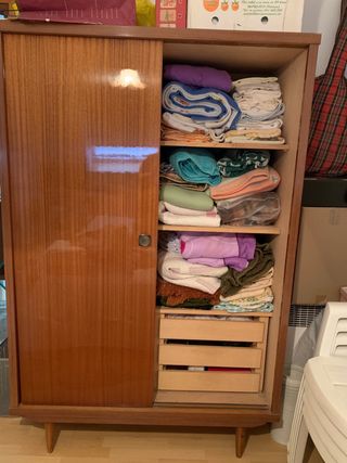 Armadio con porte scorrevoli