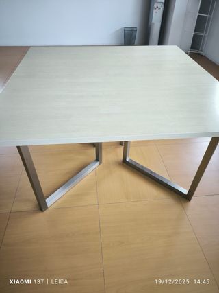 Mesa cuadrada 135x135 cm