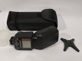 Canon EOS 750D + 50mm f/1.8 + 18-55 + Flash