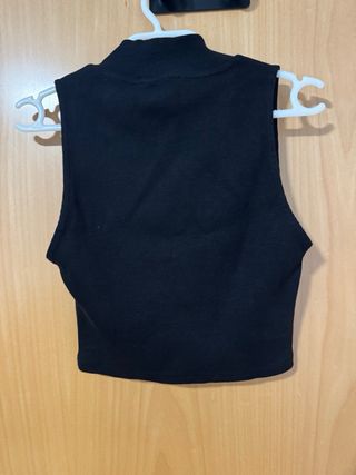Top Zara cremallera cuello alto negro M