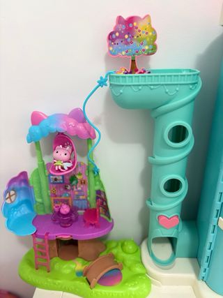 Casa Gabi Gato y Jardín Adi Gata