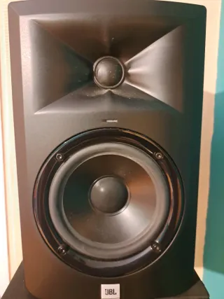 Monitores de estudio JBL 3 Series (2 unidades)