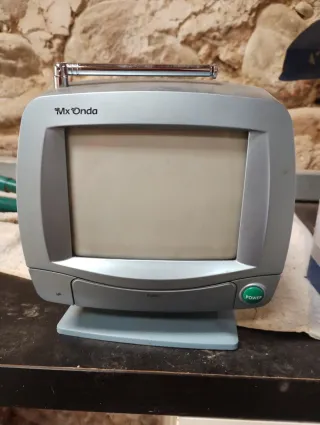 Televisor Mx Onda Gris con Botón Verde