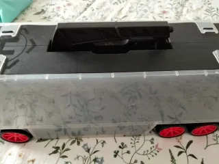 Camión porta coches de juguete