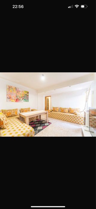 Vendo sofas marroquí urgente incluye la mesa