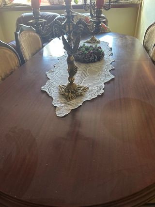 Mueble de caoba con vitrinas