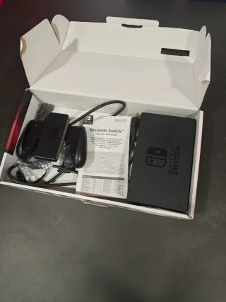 Nintendo switch V1 con accessori e gioco