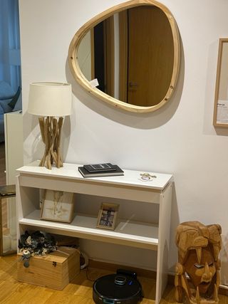 Mueble recibidor madera blanca, espejo no incluido