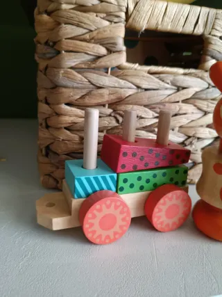 Tren giocattolo in legno