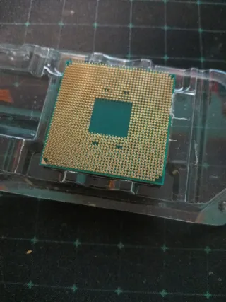 AMD Ryzen 5 2400G con Gráficos Radeon RX Vega