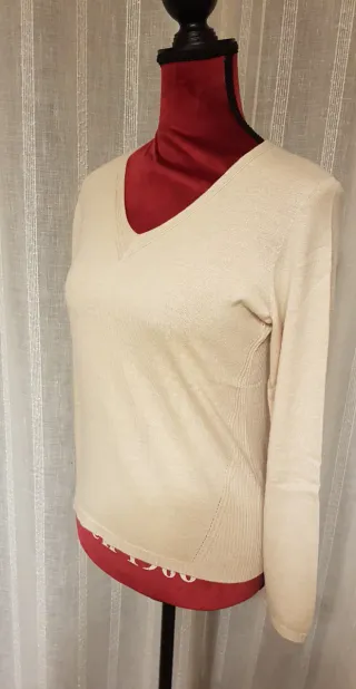 Jersey Escorpion cuello pico beige