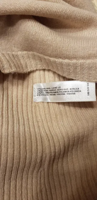 Jersey Escorpion cuello pico beige