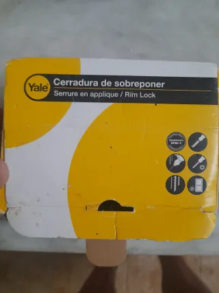 Cerradura nueva con llaves