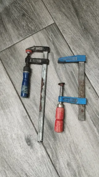 Juego de llaves y llave de fontanero